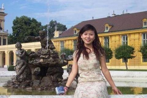 曾被拿来和韩寒反面对比的北大才女，现在怎么样了呢？