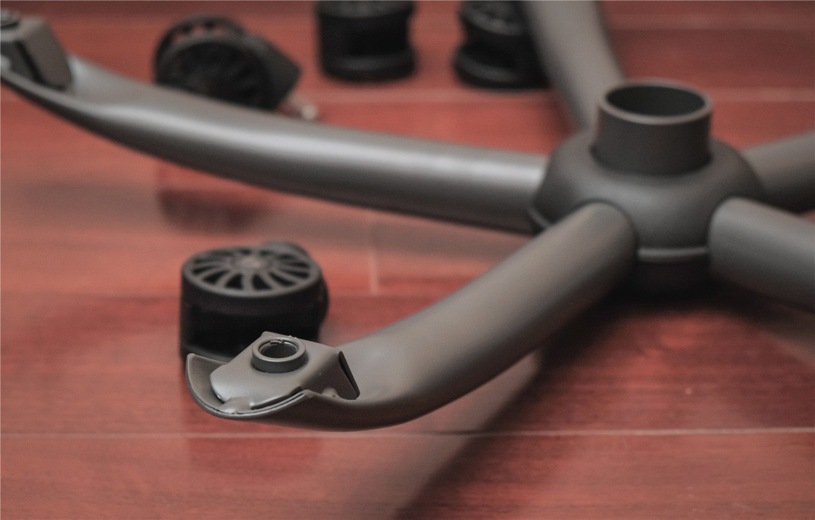 央视曝不合格办公椅存爆炸风险，现在什么是安全的？