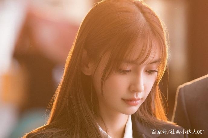 网曝跑男导演和宋雨琦恋爱，被逼离开跑男，其后利益震惊人心！你怎么看？