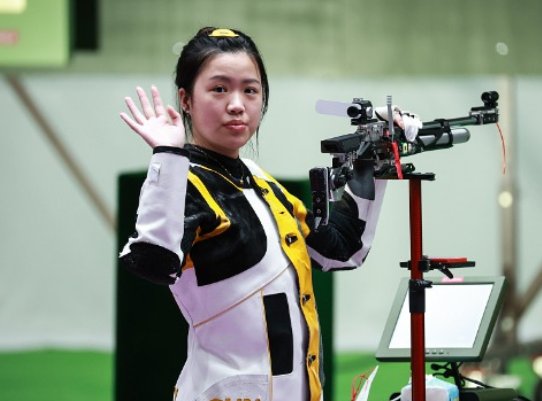 杨倩入围清华大学特等奖学金名单，应该如何看？