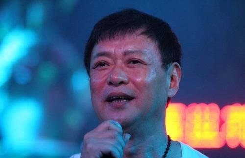 “你别走，别把我的心儿带走”是哪首里的歌词啊