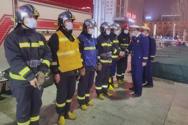 河北廊坊一消防员出警遇外国人竟在线求助女友!究竟是怎么回事?