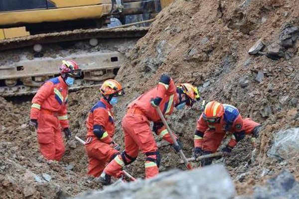 贵州毕节一工地发生山体滑坡致14死，死者多为哪些人？