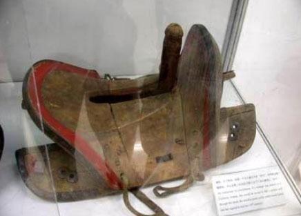 “铁裙之刑”和“坐骑木驴”是什么啊