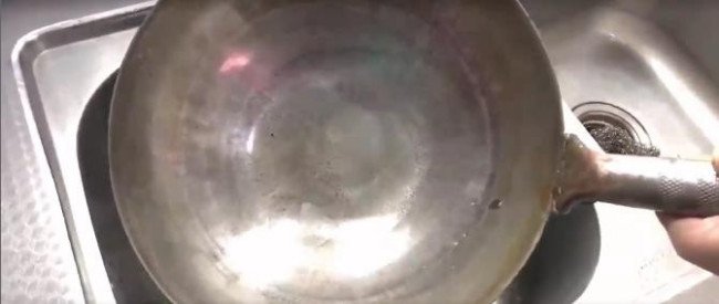 苏泊尔真不锈炒锅，用了一次全是锈色，怎么办？