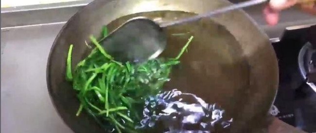 苏泊尔真不锈炒锅，用了一次全是锈色，怎么办？