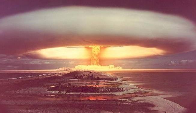 美国哪一年第一颗原子弹爆炸