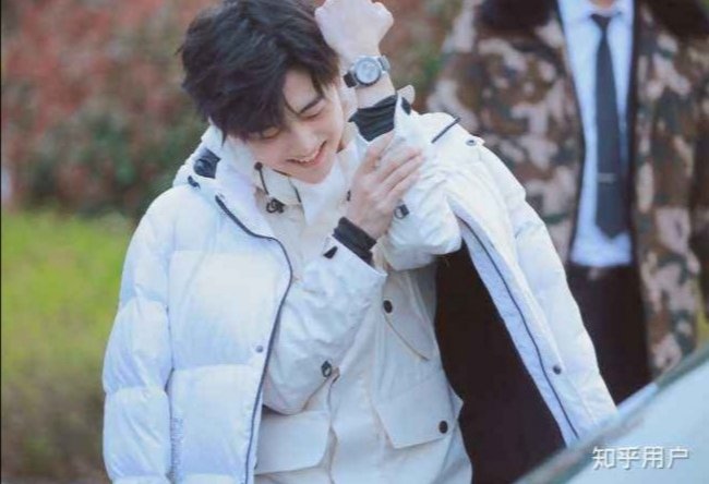 焉栩嘉参加今年的高考，他的成绩如何？