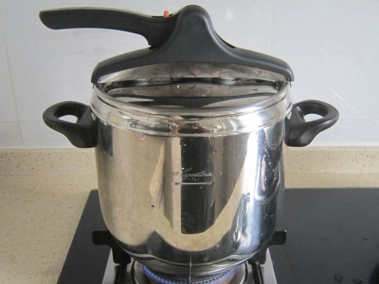 正宗四川卤菜的做法及配方是？