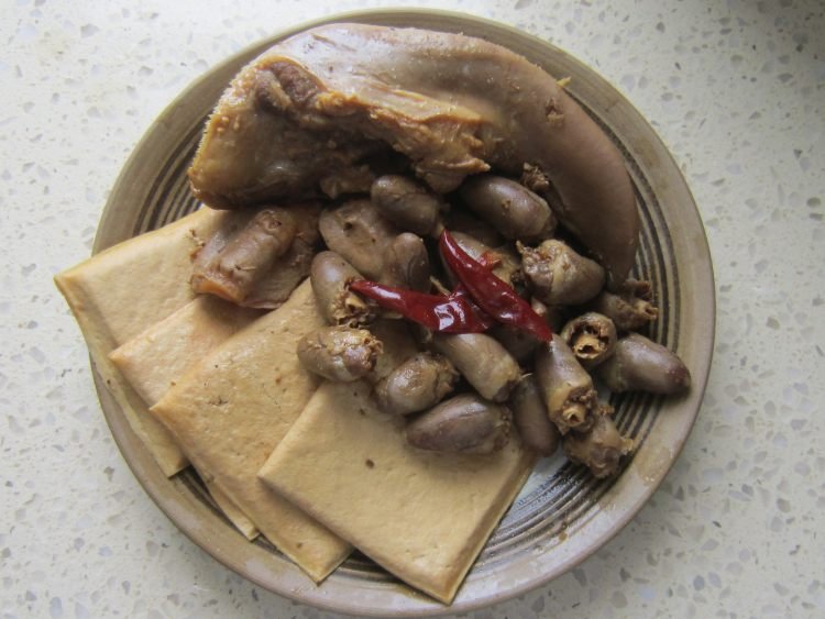 正宗四川卤菜的做法及配方是？