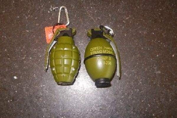 二战时期，日军在扔手雷前为何先要往头盔上敲一下？