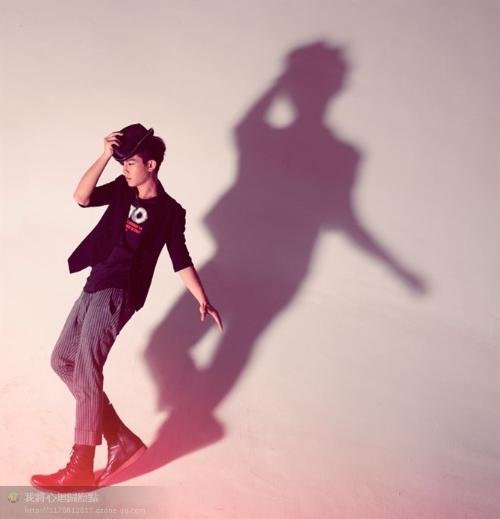 炎亚纶高清图片