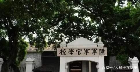 父亲到部队探望儿子：让你们军长出来见我！为何军长却说不认识他？