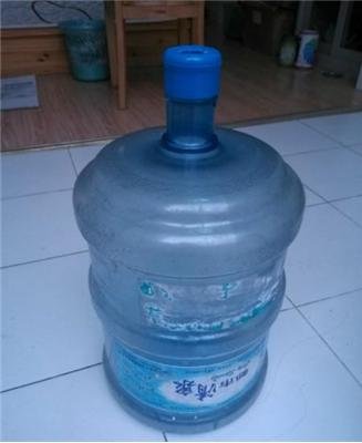 饮水机上的一桶水多少升