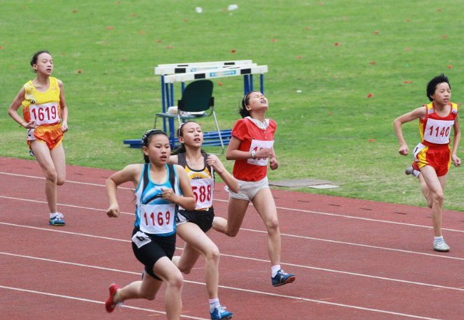 运动会加油稿15字大全