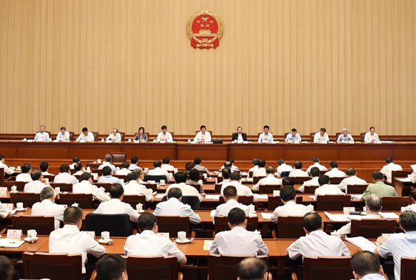 全国人大常委会与全国人大的关系是？