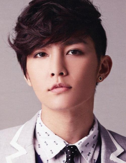 炎亚纶高清图片