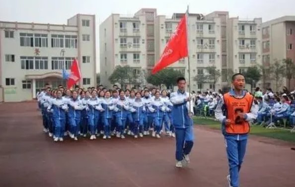 大邑县安仁中学和大邑中学，这两所到底哪所好啊 ？