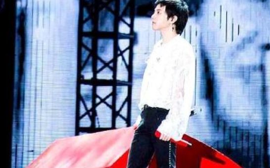 《烟火里的尘埃》原唱是谁？