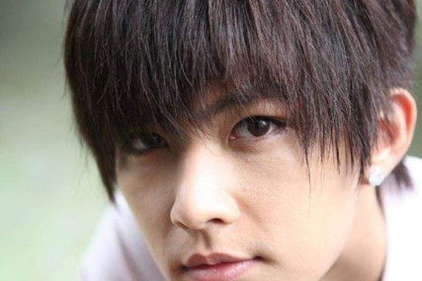 炎亚纶为什么封了 被怀疑gay是不是同性恋