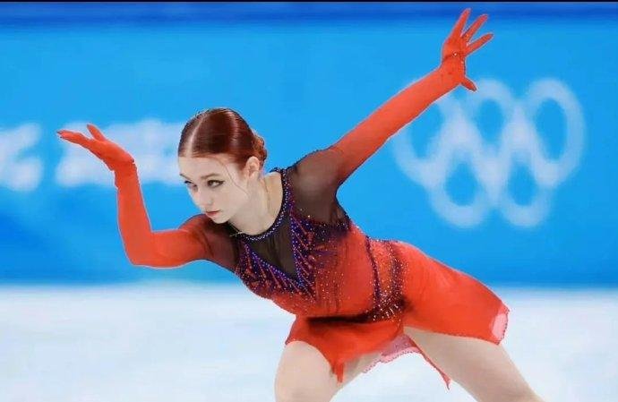 特鲁索娃赛后痛哭愤然疾走，教练拉不住，到底发生了什么？