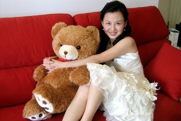 石靖想要删掉的照片 牵扯出一段办公室恋情