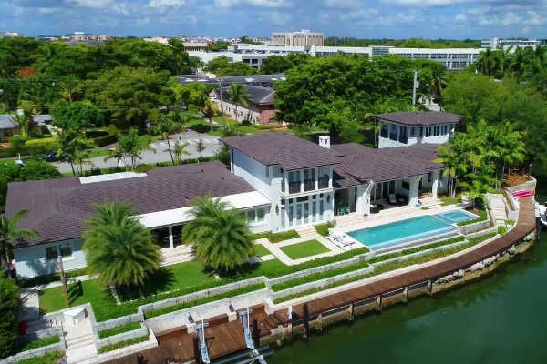 又大又长又租又大的房子叫什么