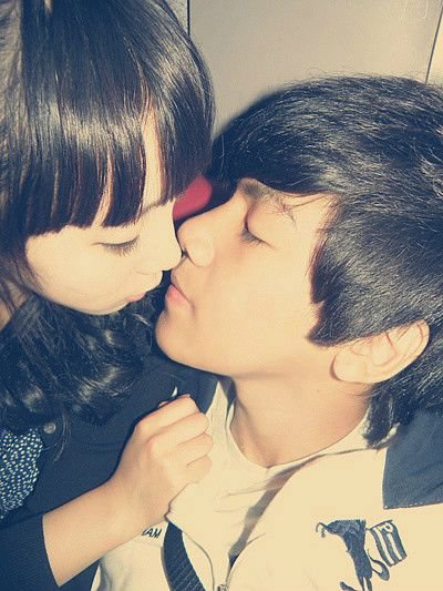 QQ情侣透明皮肤大图_一对双人的情侣大图