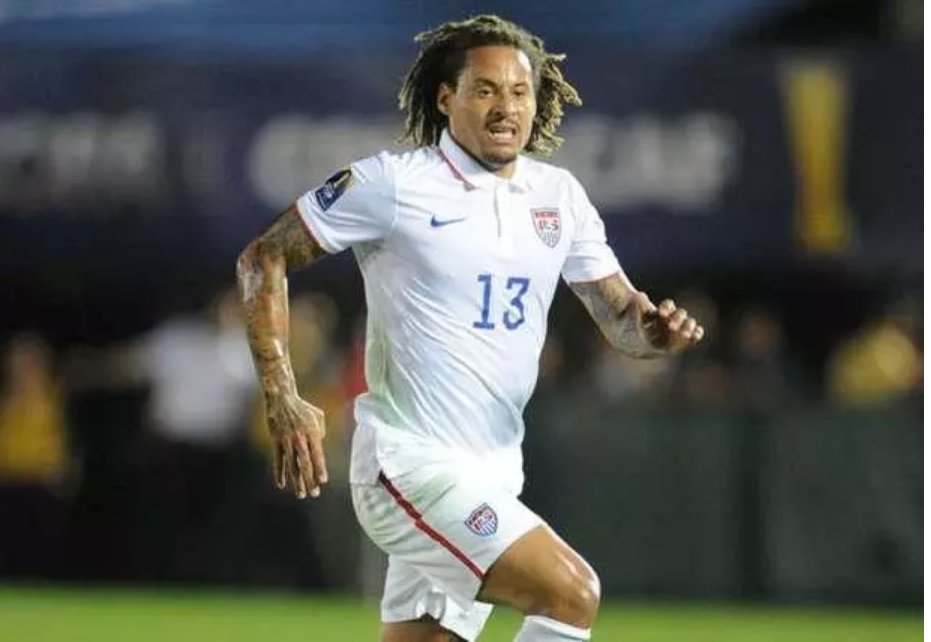 有哪些球员分别代表两支不同的国家队出战过?