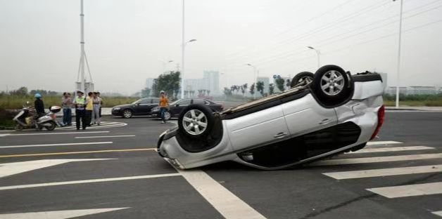 车子颠一下就深一点