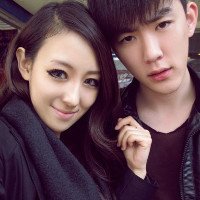 QQ情侣透明皮肤大图_一对双人的情侣大图