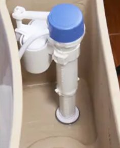 马桶水箱水太满从水箱顶部溢出来怎么办