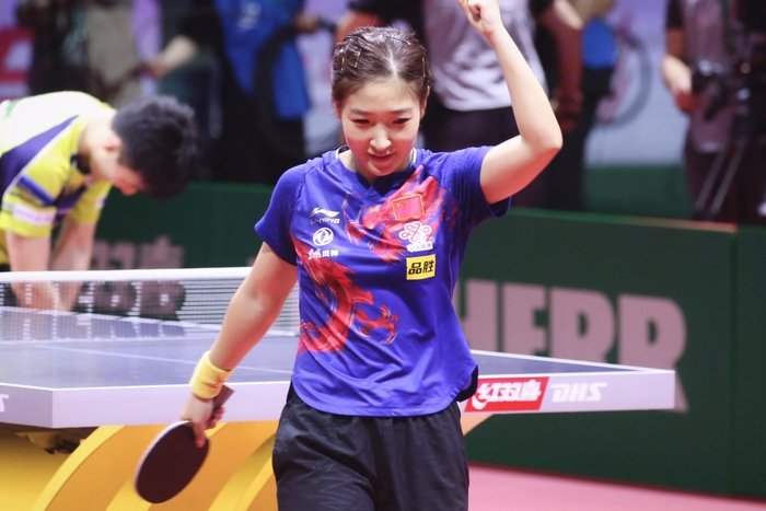 曾经的国乒冠军何智丽和焦志敏嫁到国外后，如今怎么样了？