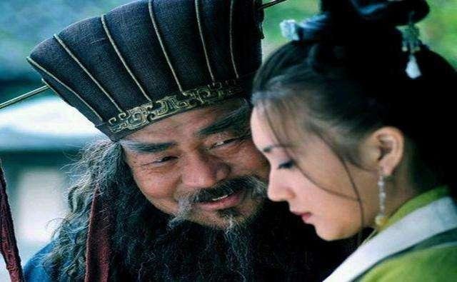 曹操和董卓，谁更霸道，更欺汉室呢？