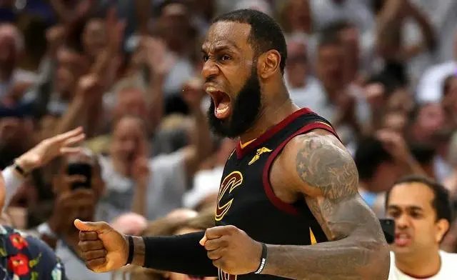 詹姆斯晒自己抢七大战数据,给自己打100分,业内人士对此是如何解读的?