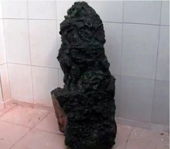 巴西矿工挖出重达700斤翡翠估价高达20亿元是怎么回事？