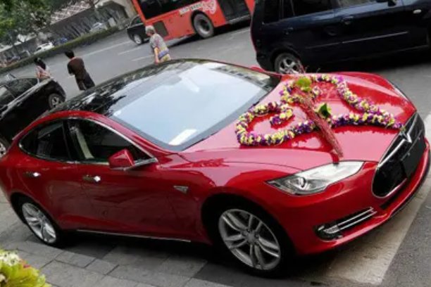 深圳一位00后新郎开电车错过自己的婚礼,事件的原委是怎样的?