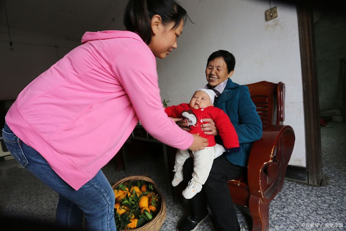 婆媳关系一直都非常难搞，男人想要同时扮演好儿子和丈夫的角色该怎么做？