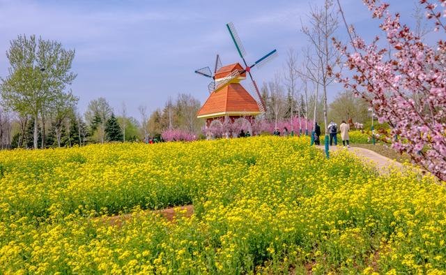 吉星高照全家福万事如意满堂春上下联