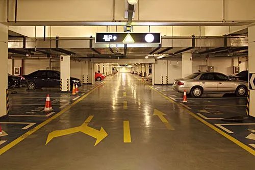 地下停车场英语