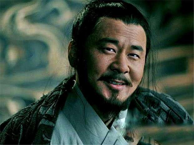 曹操和董卓，谁更霸道，更欺汉室呢？