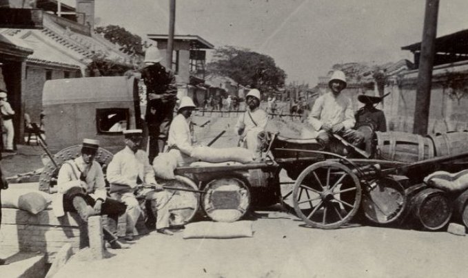 八国联军侵略中国是什么时间圣诞节狂欢，夜是庆祝。八国联军侵略中国的日子吗？