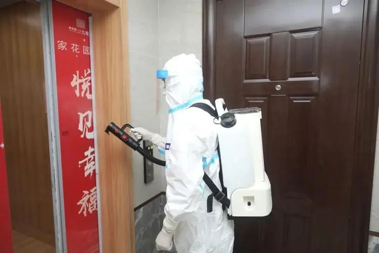 长春一学生在未确诊是否感染的情况下回家隔离，这种低级的错误该如何避免？