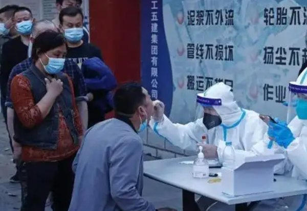 张文宏一个比喻说清了“抗原检测”,增加抗原检测释放了什么信号?