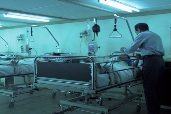 电影《人体蜈蚣1》好看吗?