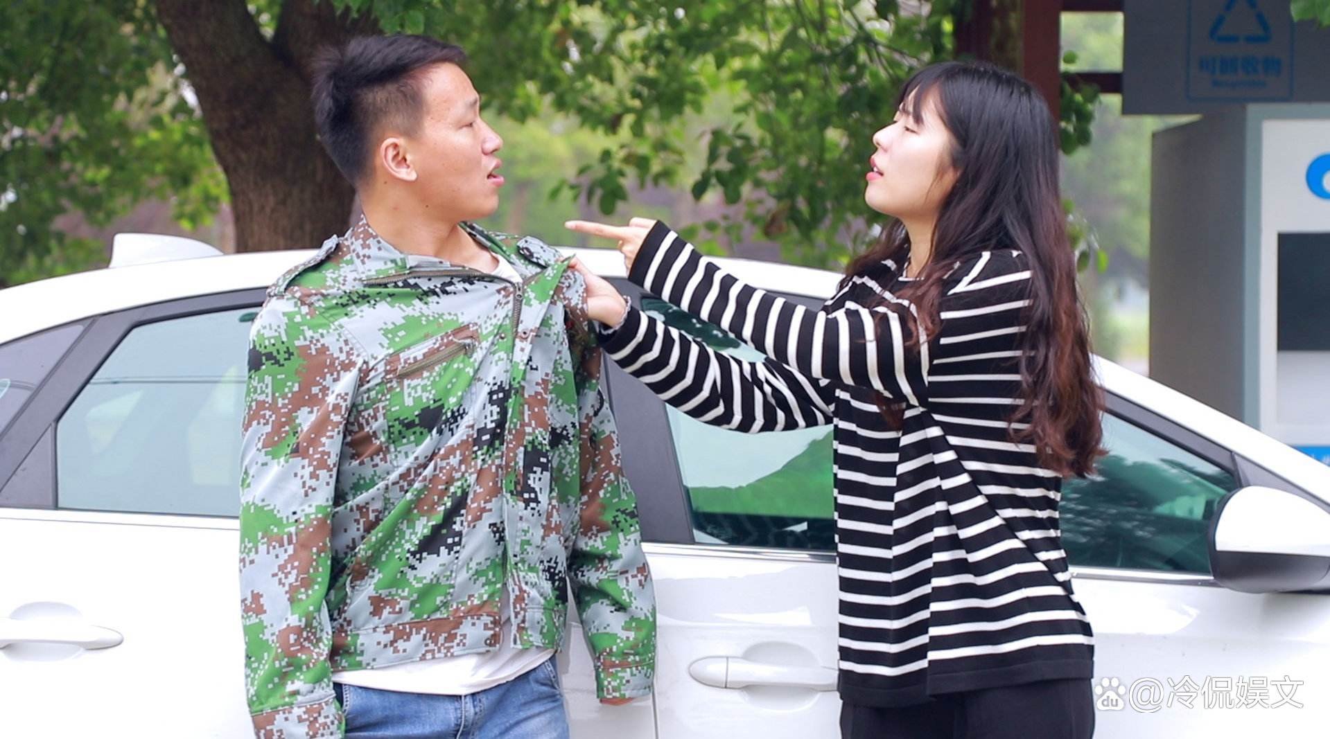 情夫想在车内强行发生关系,女子情急之下杀死情夫,女方属于正当防卫吗?