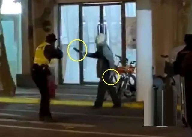 上海地铁男子酒后随地小便并持棍追逐乘客,被行拘!此男子会被如何处罚?