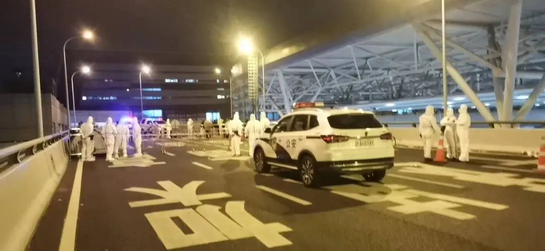 滞留在上海虹桥站的人：只想回家，何时才能满足他们的愿望？