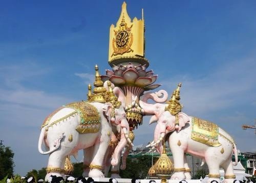 去泰国旅游,经常听到美女问“要不要玩高尔夫”?其中隐藏着什么秘密?