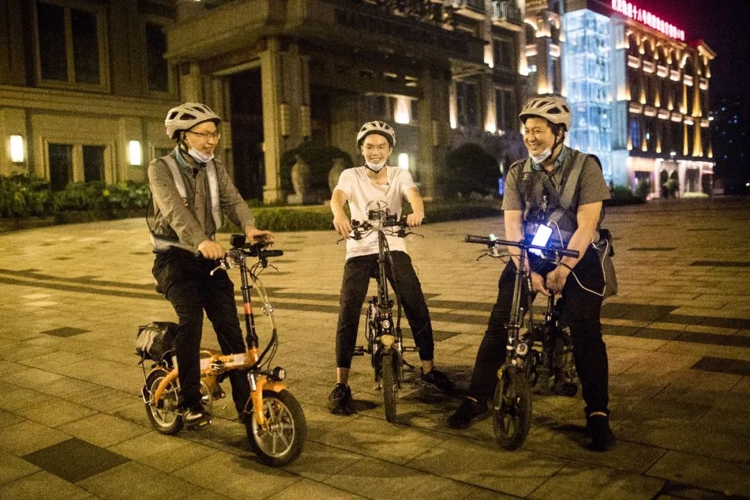 甘肃兰州一女代驾因与客人前女友是老乡被骂哭，你如何看待骂人者的行为？